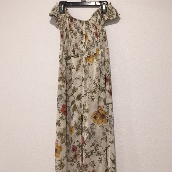 Long dress with floral printing. - Picture 3 of 5